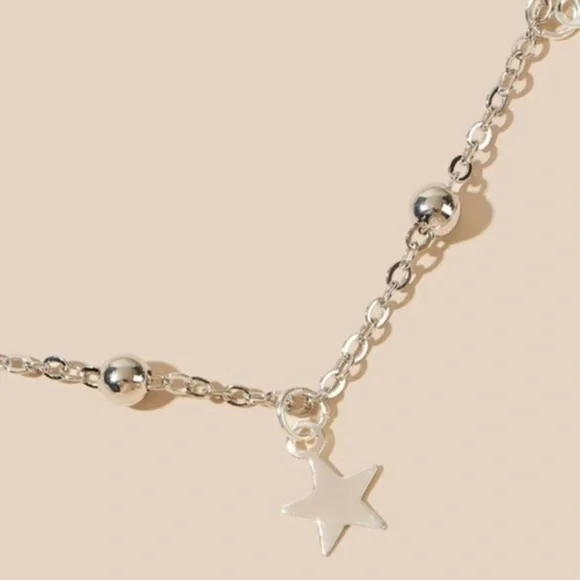 3/$30 🤍 Star Charm Necklace - Picture 3 of 3